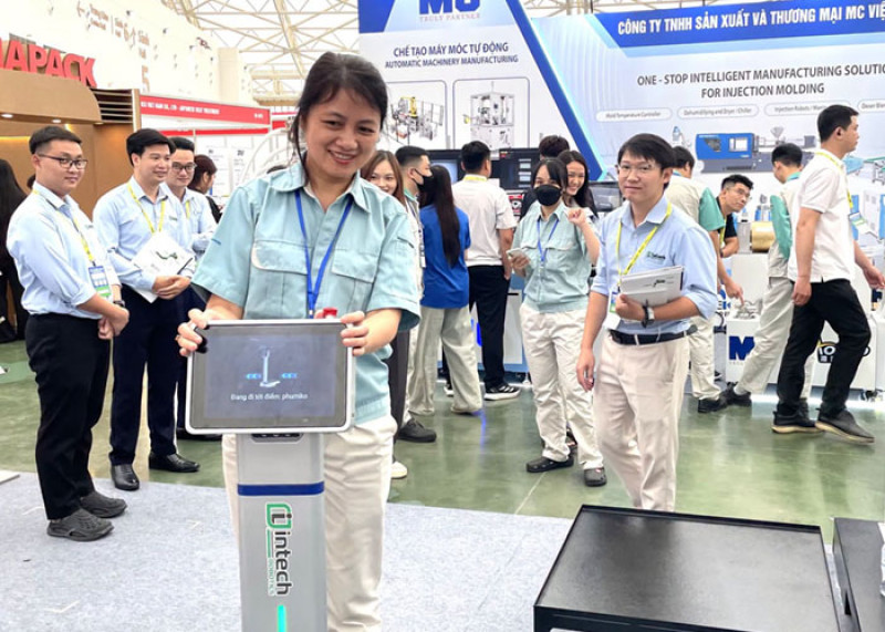 ngay 2 fbc 2026  intech group ghi diem nho robot tu dong