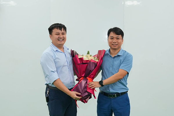 Ban lãnh đạo, CBNV gửi tặng lời cảm ơn diễn giả